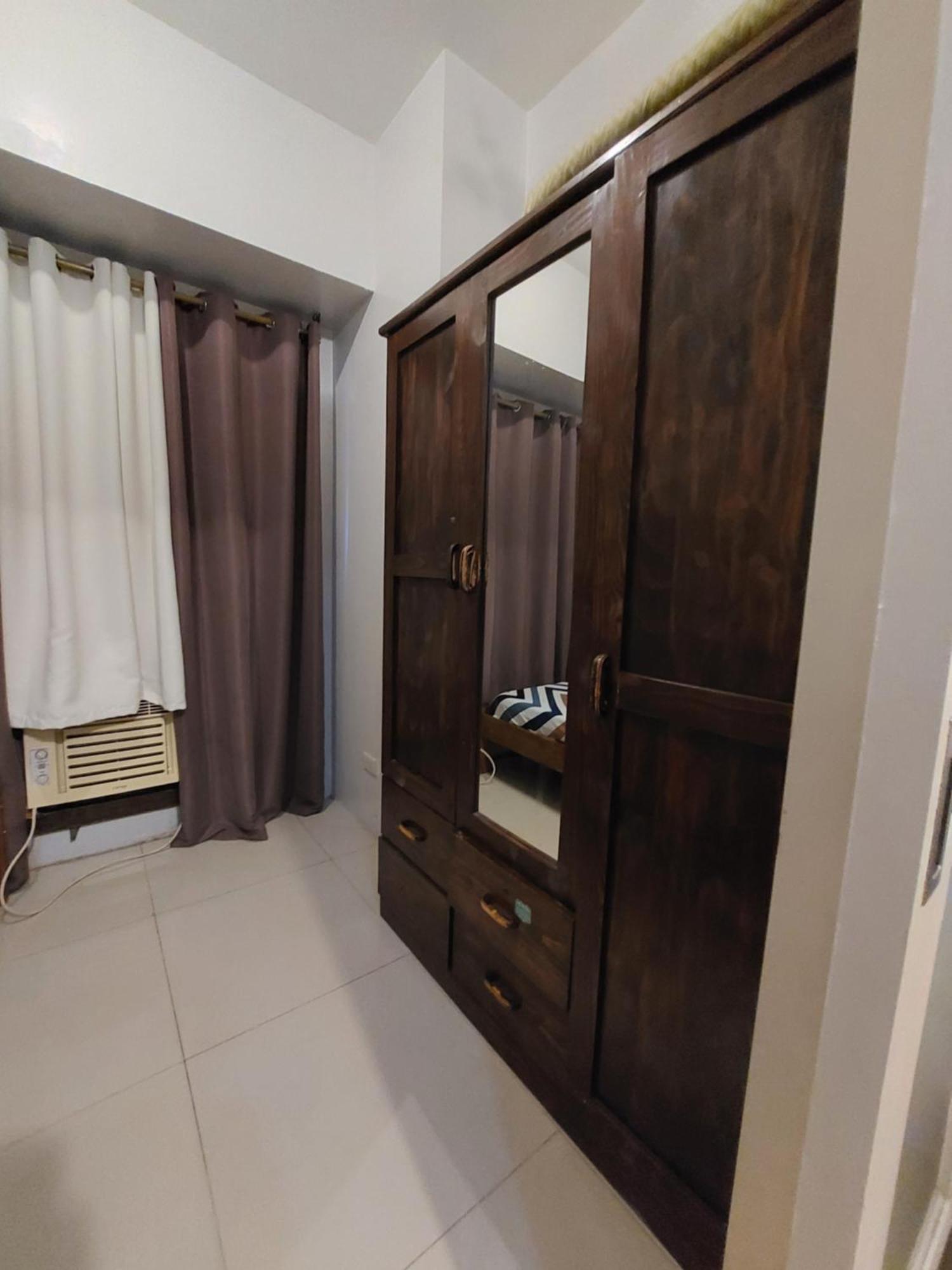 Sea Residences Moa Jaylord Place Manila Esterno foto