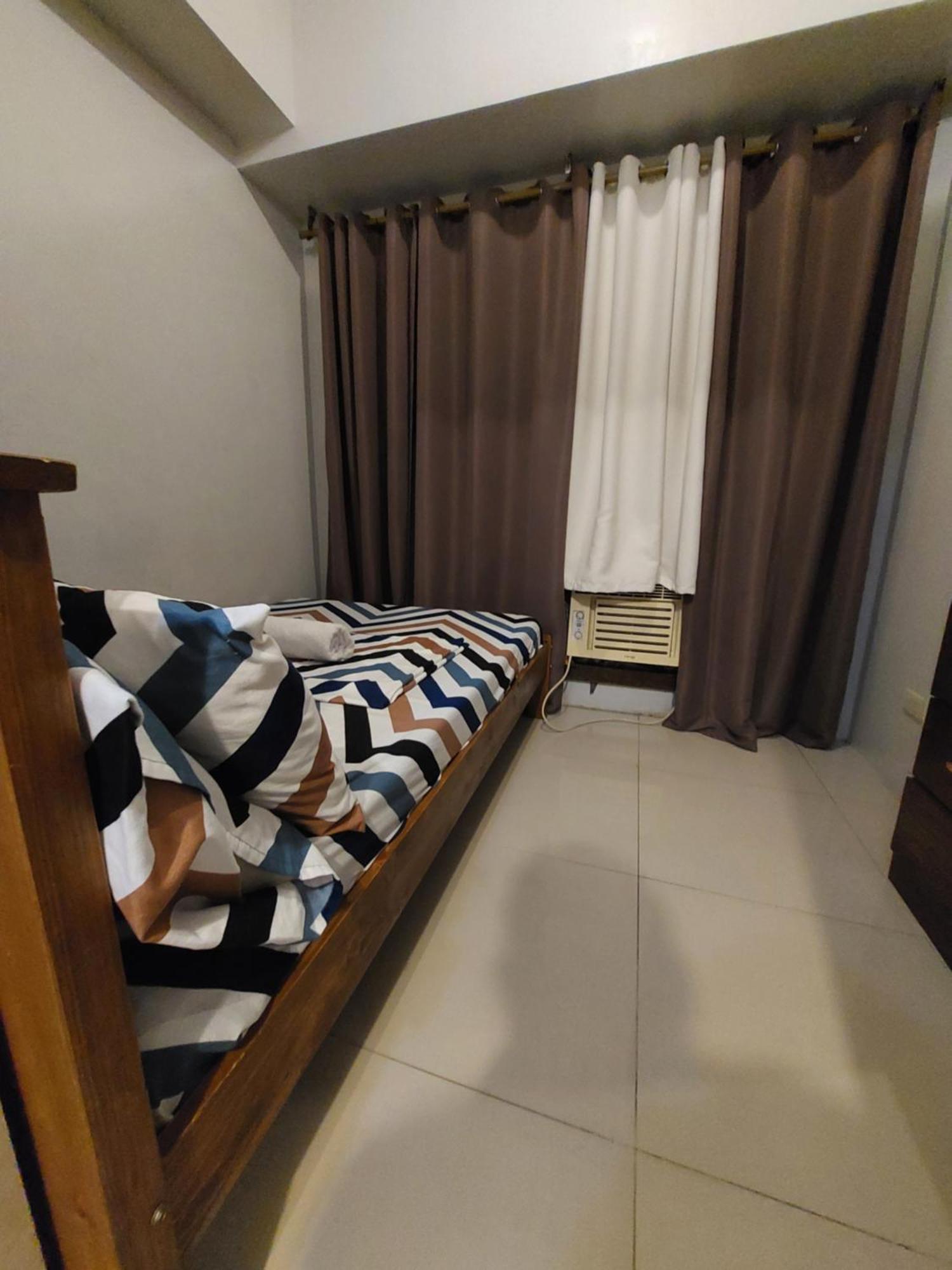 Sea Residences Moa Jaylord Place Manila Esterno foto